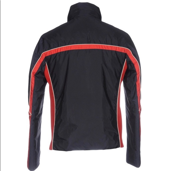 Prada - Picture 2 of 9